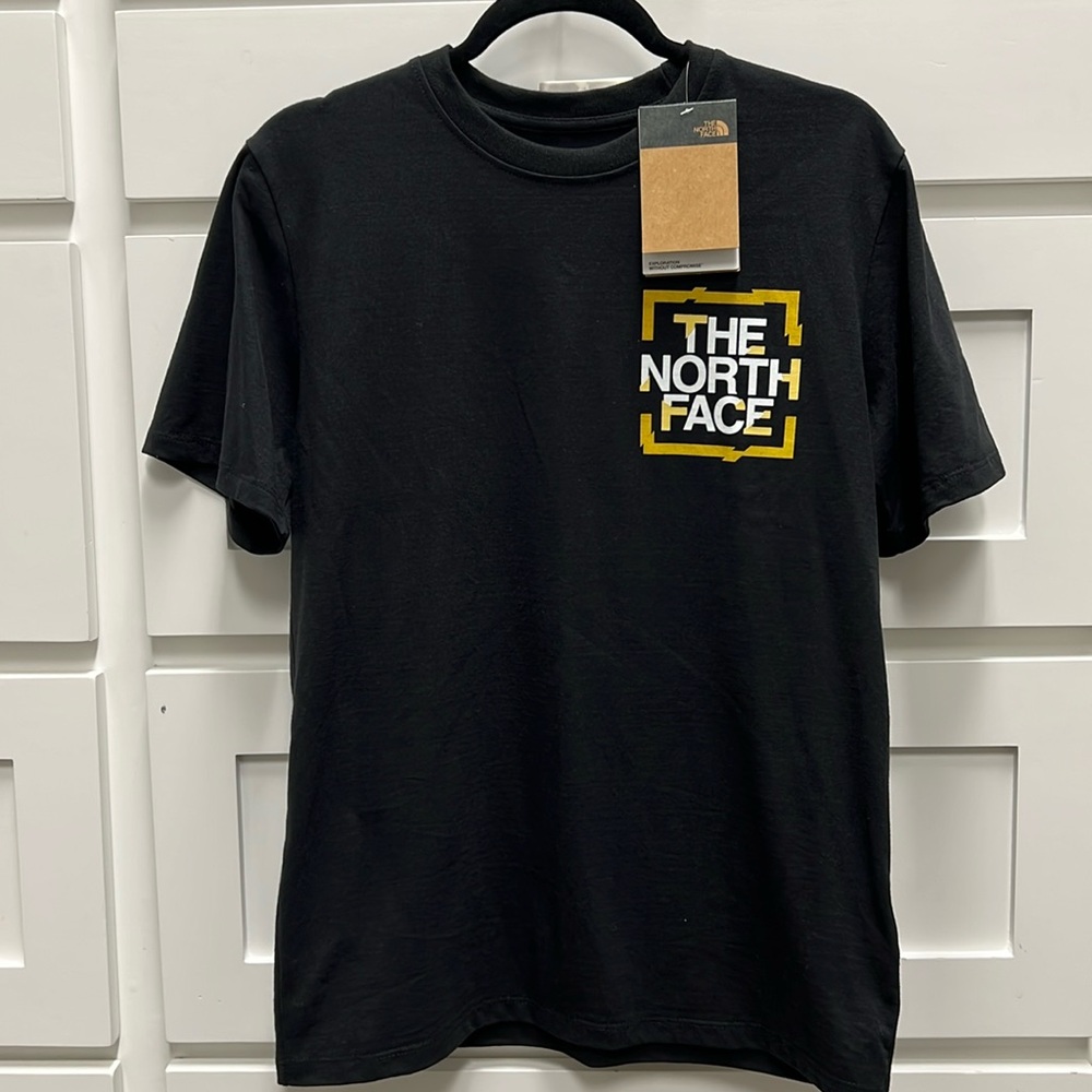 NWT - Men’s North Face t-shirt: Size S